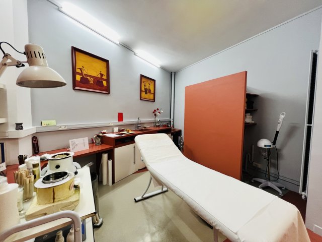 Location Local commercial  1 pice (studio) - 28.6m 75011 Paris